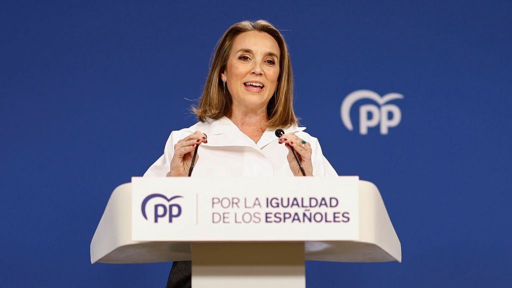 La secretaria general del PP, Cuca Gamarra, comparece ante los medios de comunicación