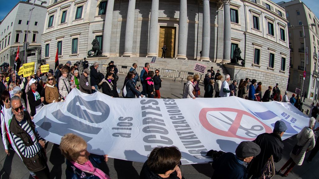 Marea blanca número 100 en las calles de Madrid: "Poco a poco están dejando morir a la sanidad pública"