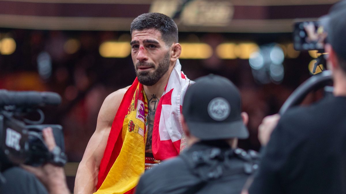 Topuria, campeón mundial de peso pluma UFC tras un KO a Volkanovski en el segundo asalto