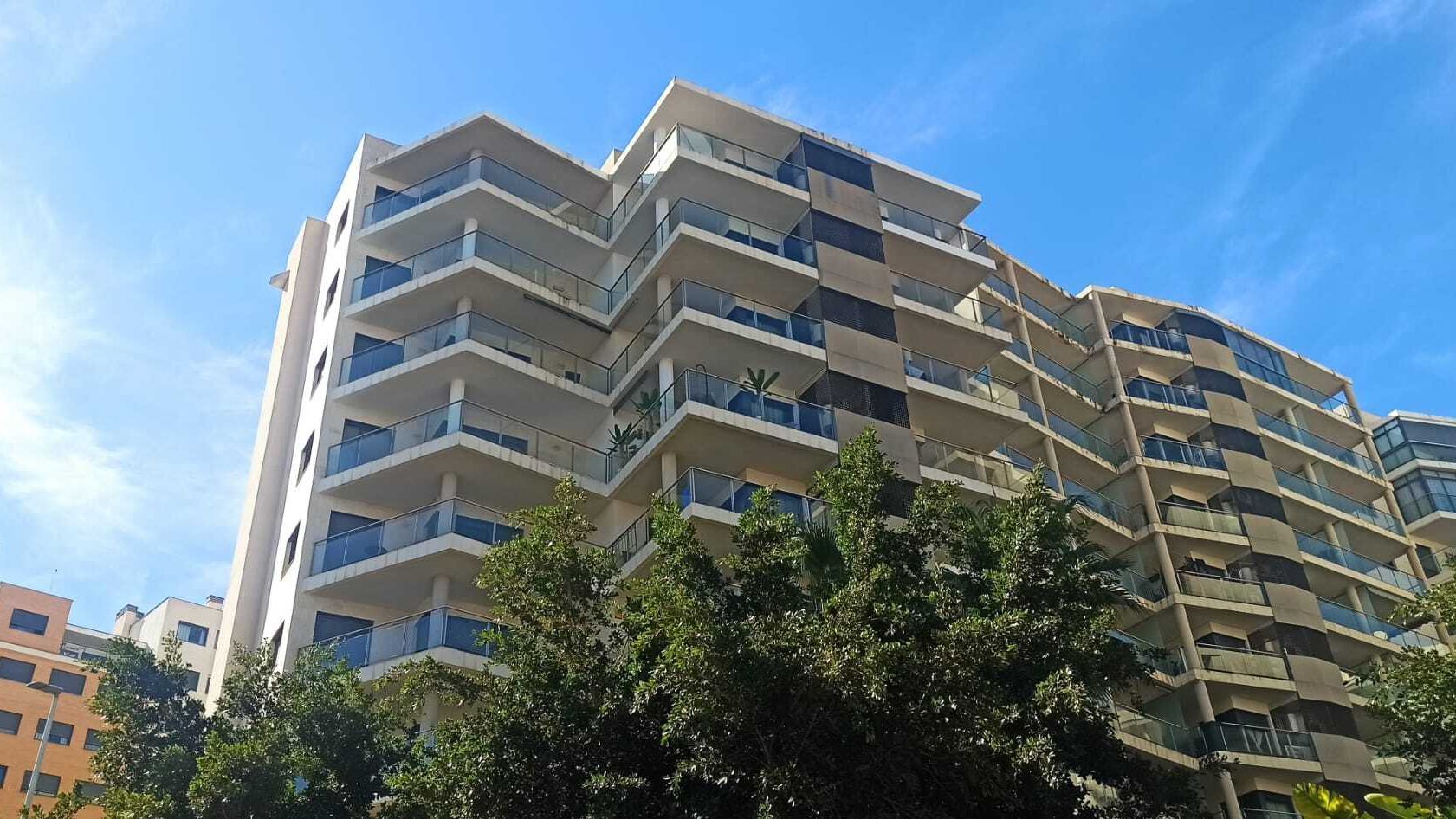 El edificio donde fue tiroteado Maxim Kuzmínov