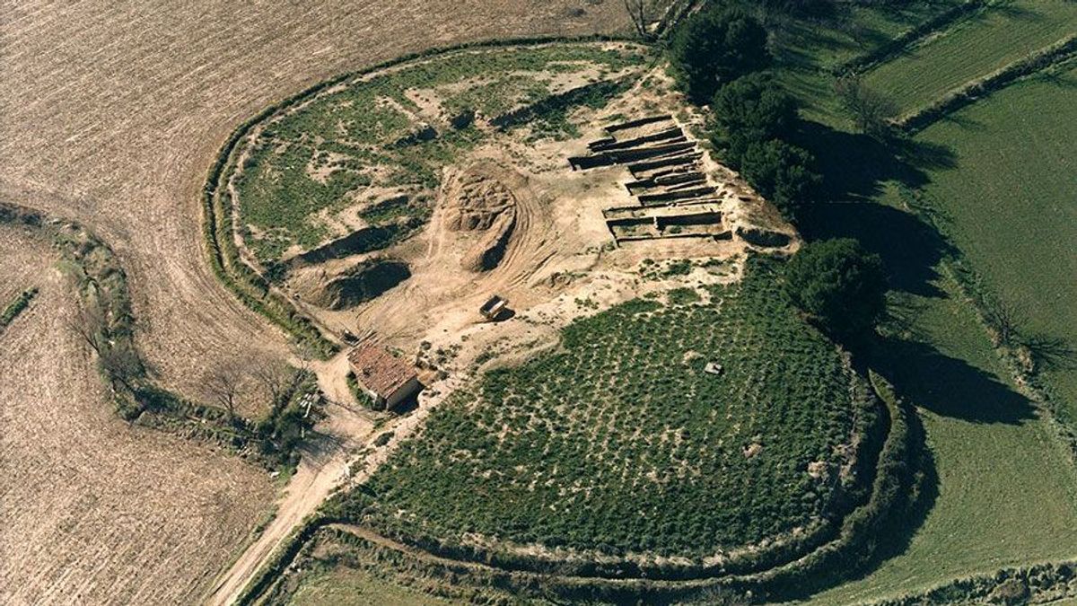 Foto aérea del poblado de Alto de la Cruz, Navarra, perteneciente a la primera Edad del Hierro