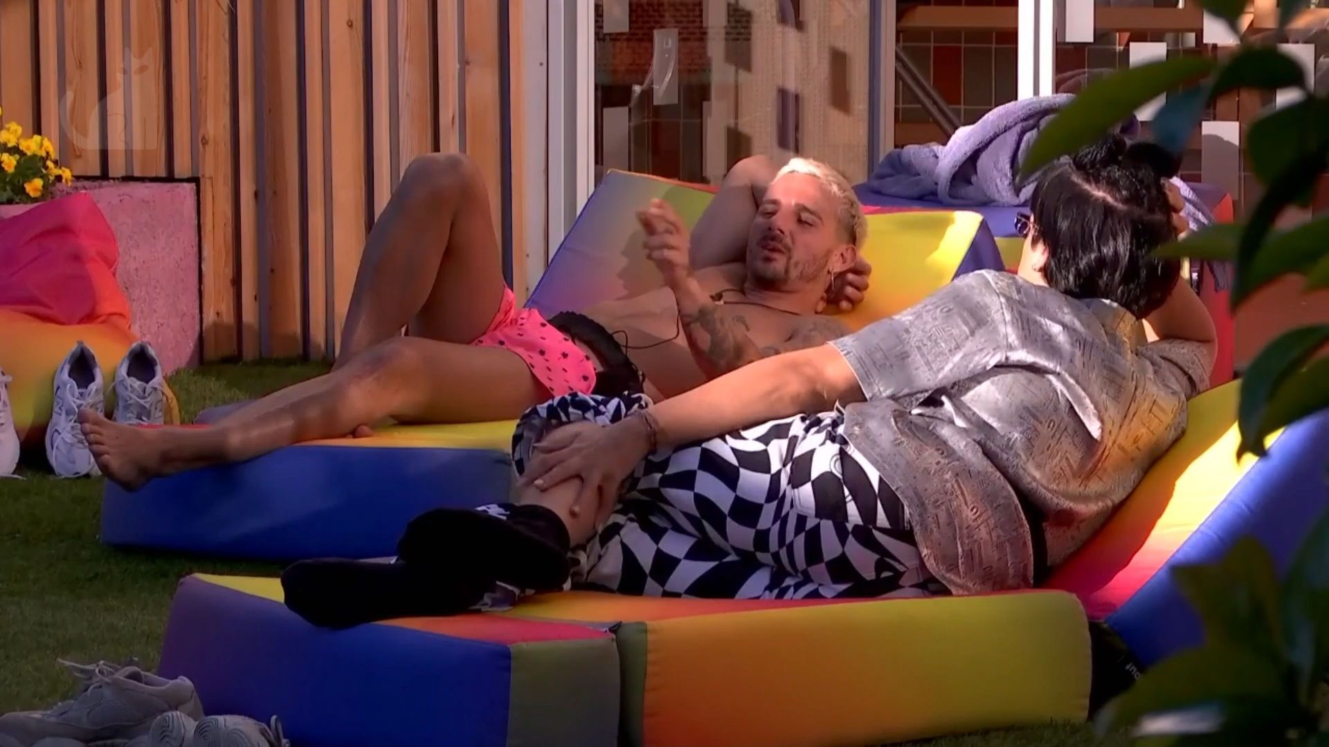 Manuel González charla con Keroseno