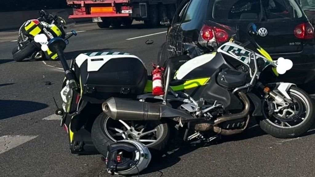 Motos arrolladas por la conductora en la V-31