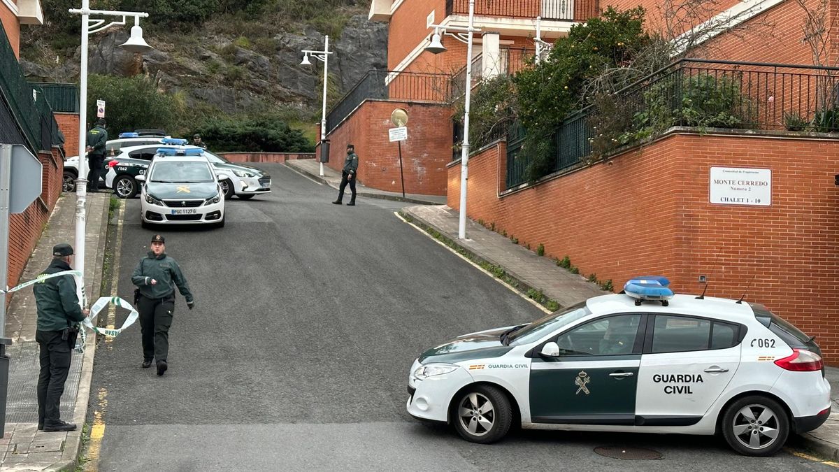 Acordonado el garaje de la casa unifamiliar donde apareció muerta Silvia López