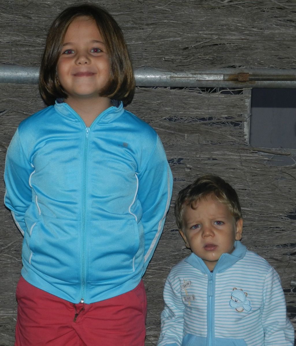 Alba tiene un hermano cuatro años menor que ella