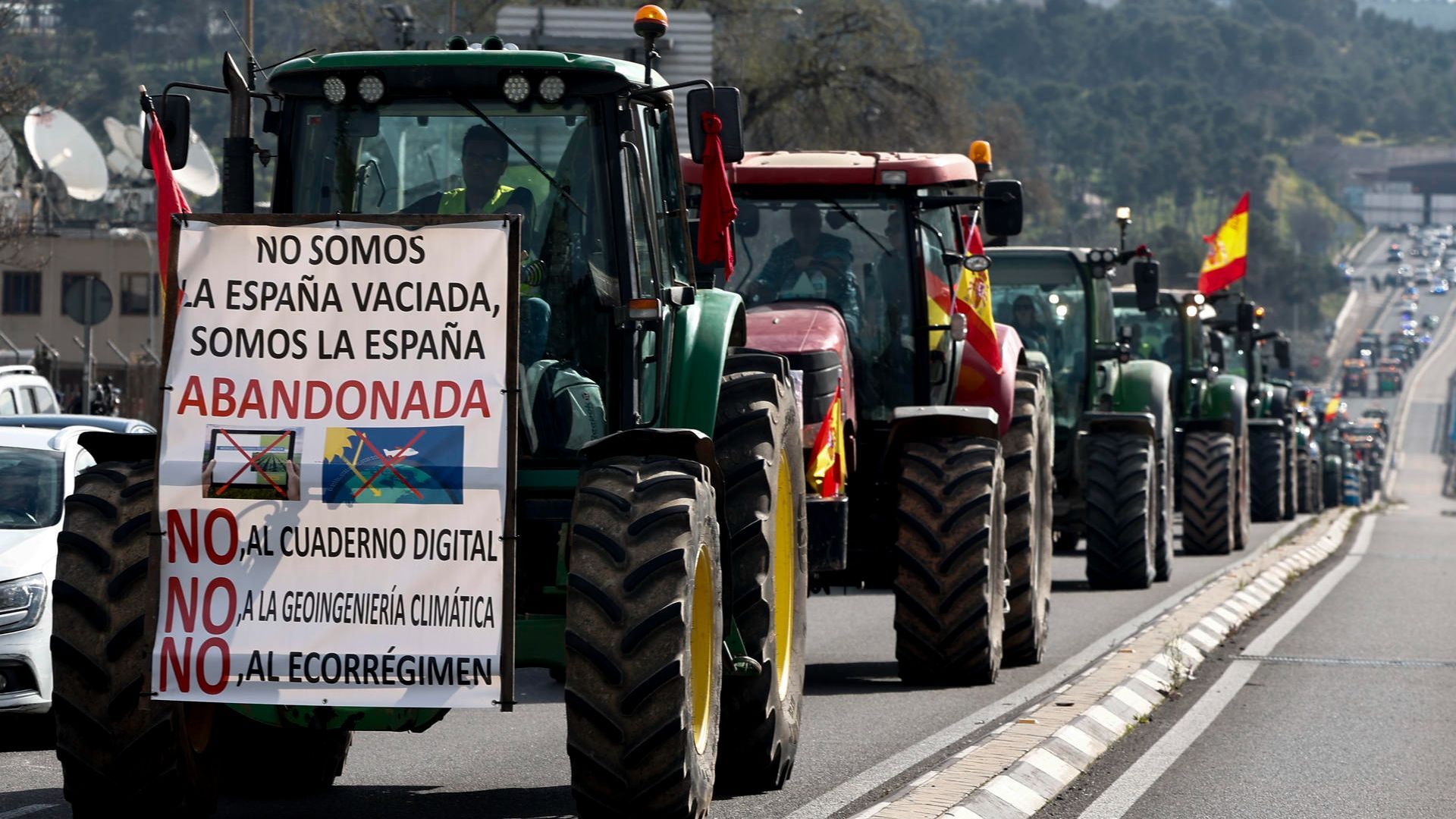 La marcha de tractores hacia Madrid: "No somos la España vaciada, somos la España abandonada"