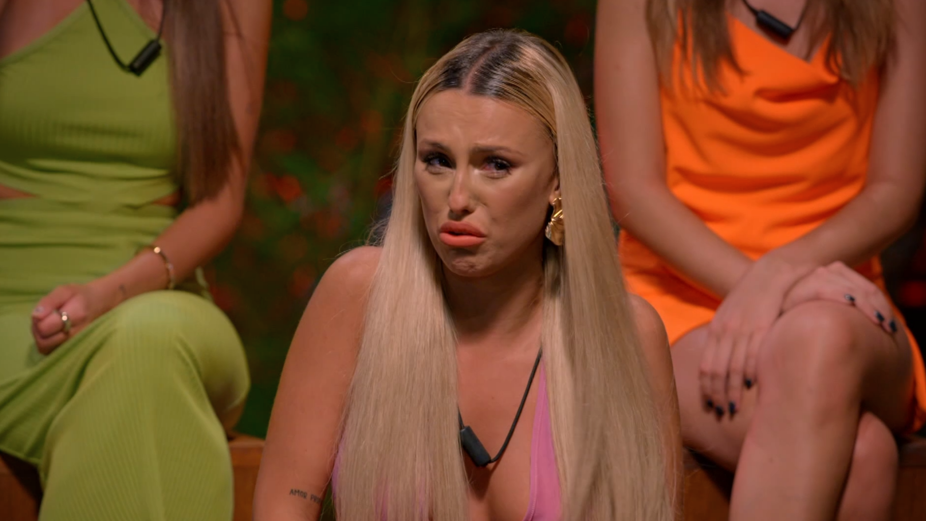 María, indignada tras ver en la hoguera imágenes de David con Zaira muy ‘calientes’: “No me está dando mi lugar. Es un sinvergüenza”