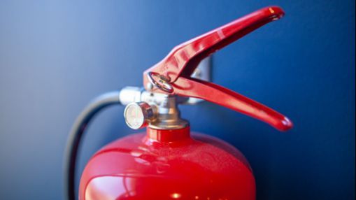 Un menor de 15 años, herido muy grave al explotar un extintor en Murcia