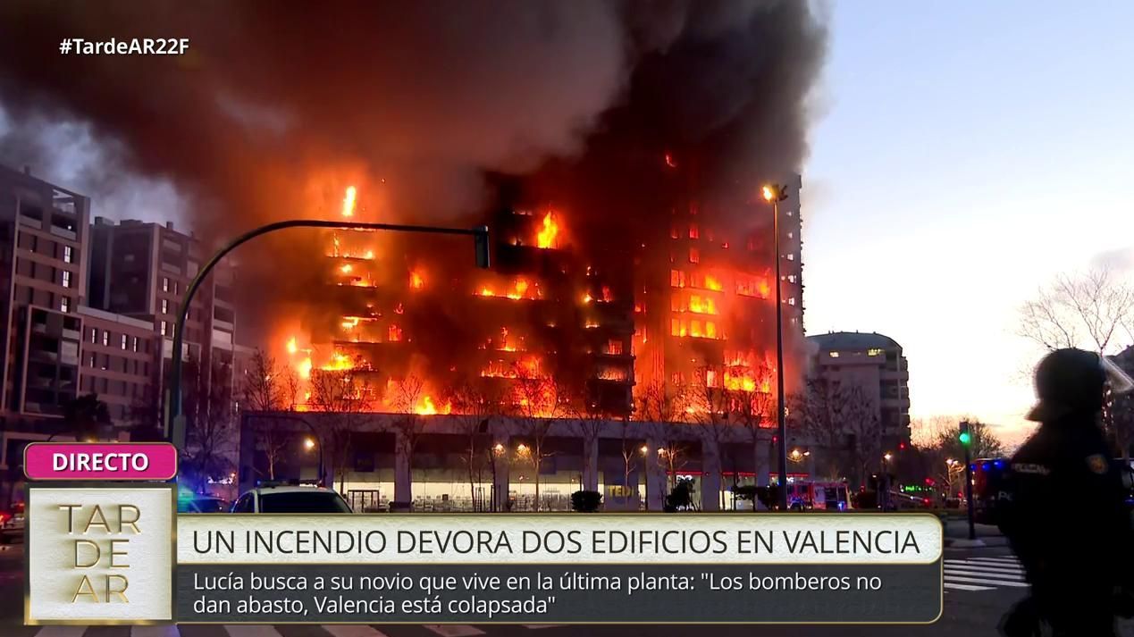 El desolador testimonio de Lucía buscando a su novio en el edificio incendiado en Valencia