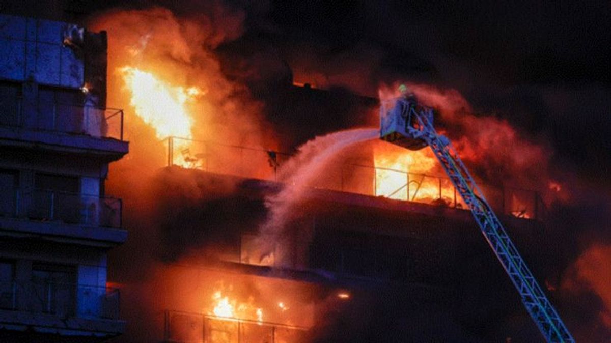 Incendio en Valencia atrapados