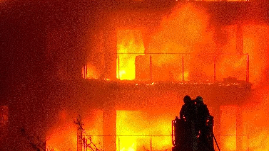 Al menos cuatro muertos en el incendio de Valencia