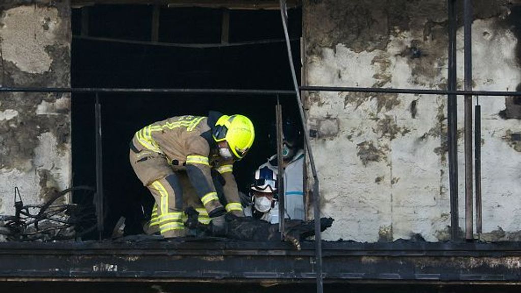 El enorme trabajo de la Policía Científica y los bomberos en la zona