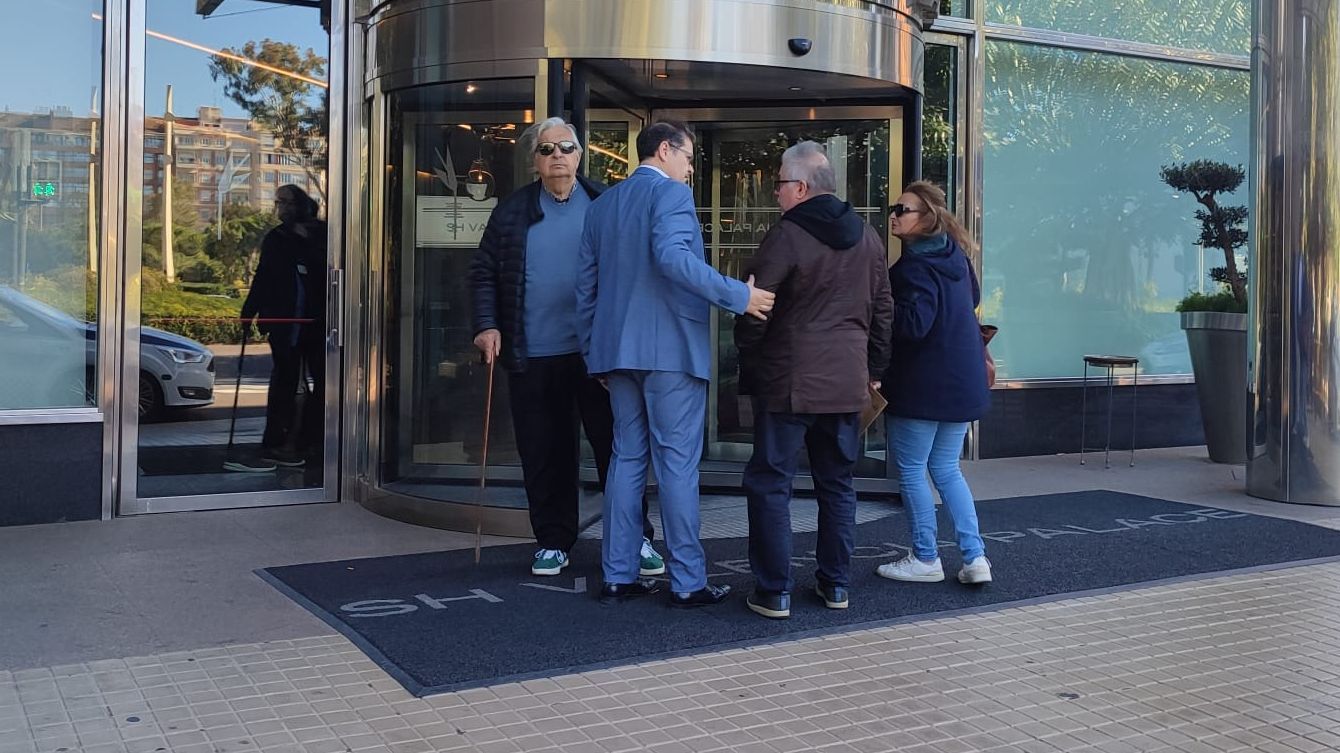 José Luis y Ángela lo han perdido todo en el incendio de Valencia.