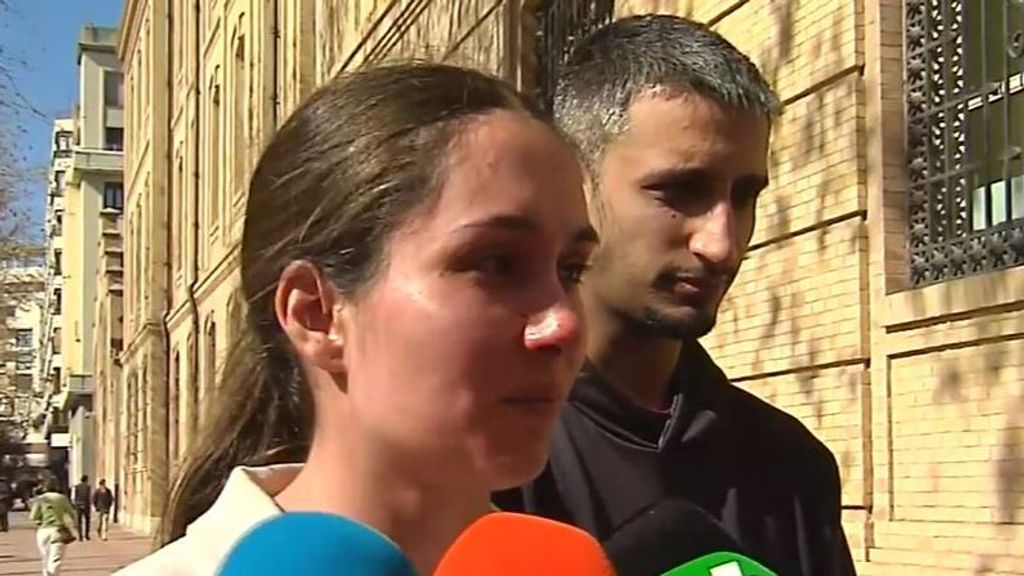 Sara y Amar, la pareja que fue rescatada por los bomberos en el incendio de Valencia: "No queríamos morir quemados"