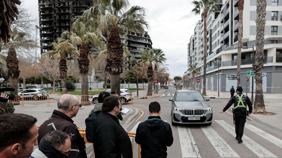 Los vecinos afectados por el incendio de Valencia se reúnen con peritos de las compañías aseguradoras