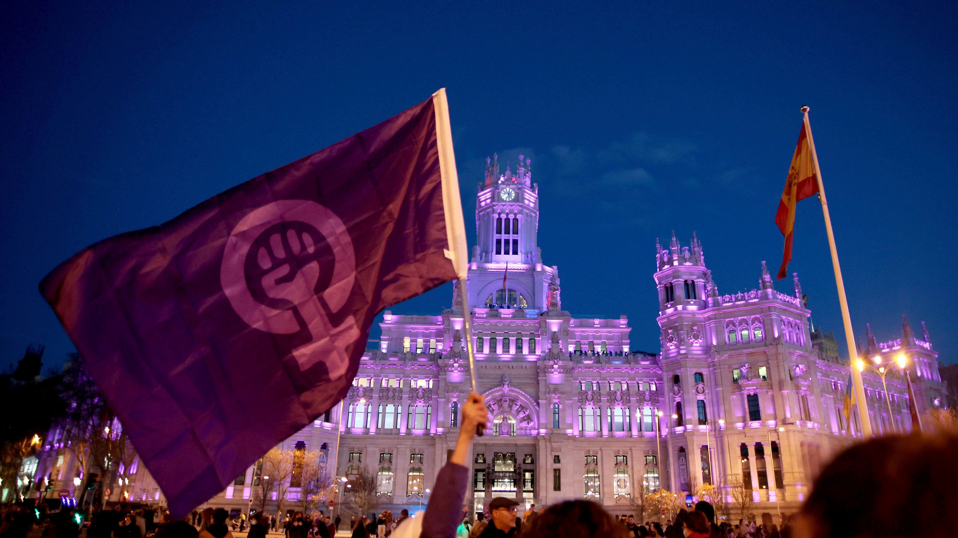 El morado es el color de la lucha feminista. FUENTE: Cordonpress