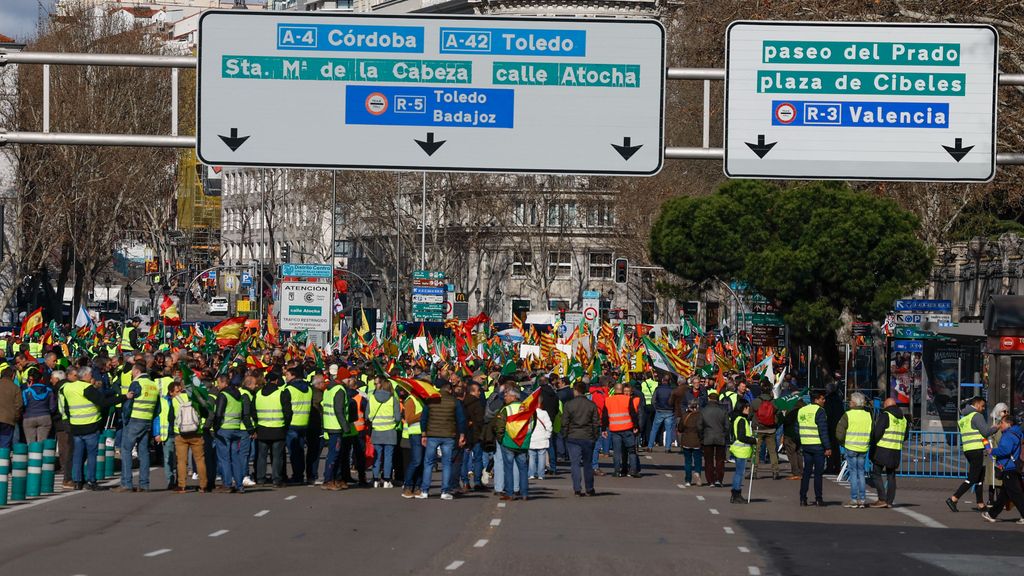 Huelga de agricultores en Madrid, en directo: los manifestantes llegan al ministerio de Agricultura
