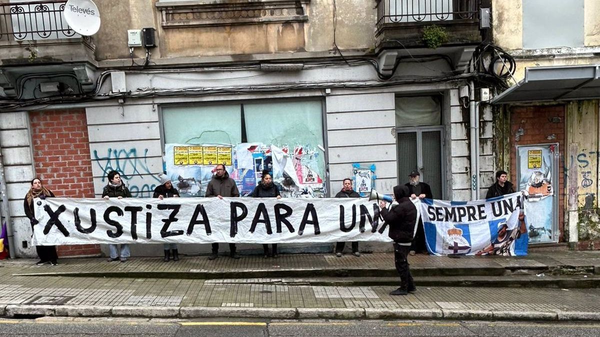 'Justicia para Unai' ha sido el lema de la pancarta que portaban los asistentes