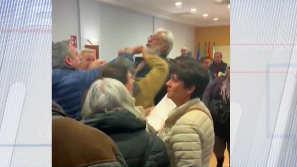 El marido de la alcaldesa de Don Benito amenaza a un ciudadano durante el pleno: "Me dijo que me iba a matar"