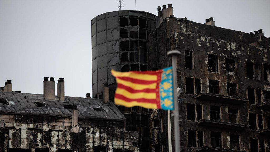 Los vecinos del edificio de Valencia quemado pueden acceder a sus casas