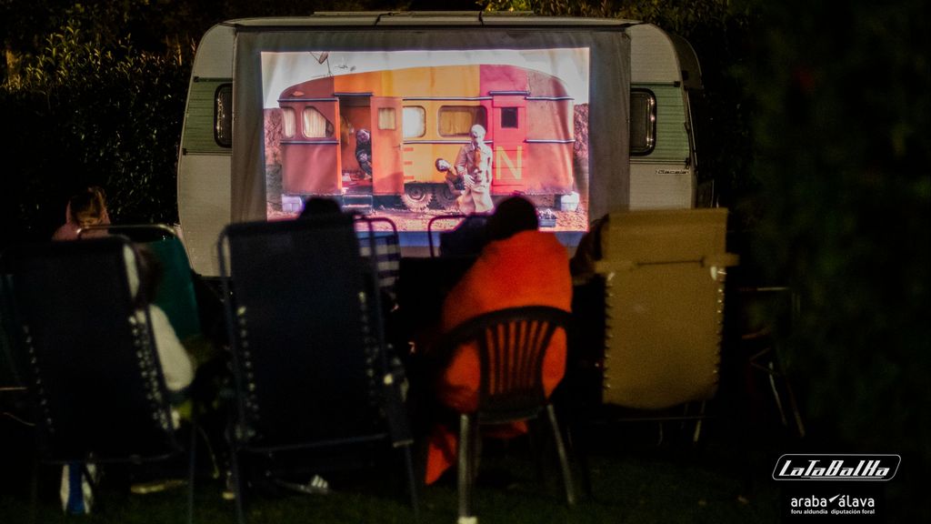 Cine al aire libre en un pueblo alavés