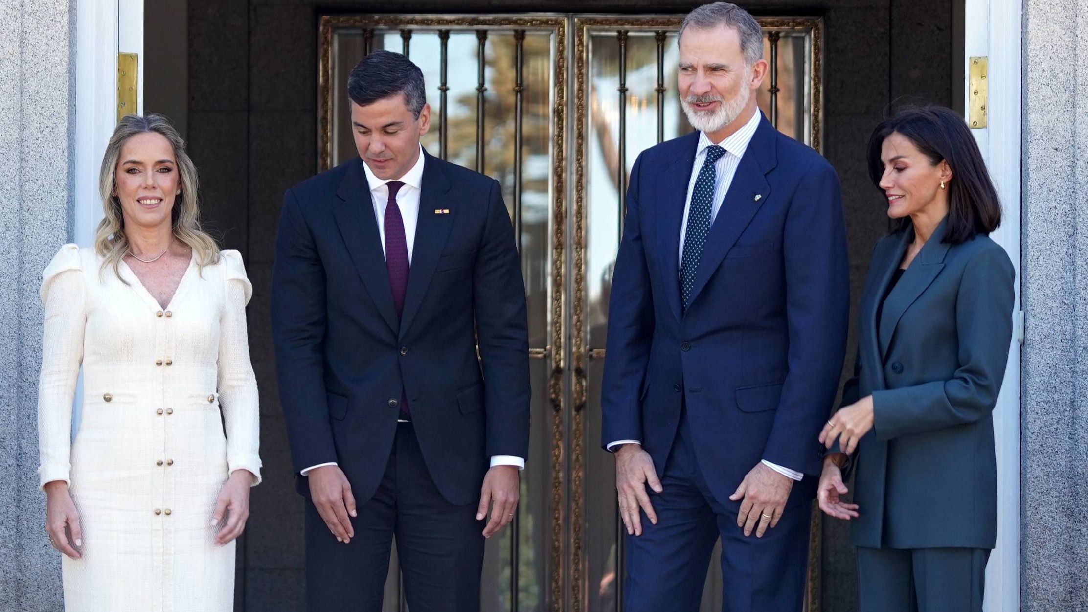 El corte 'bob' de Letizia con el que ha sorprendido en el almuerzo con el presidente de Paraguay y su mujer
