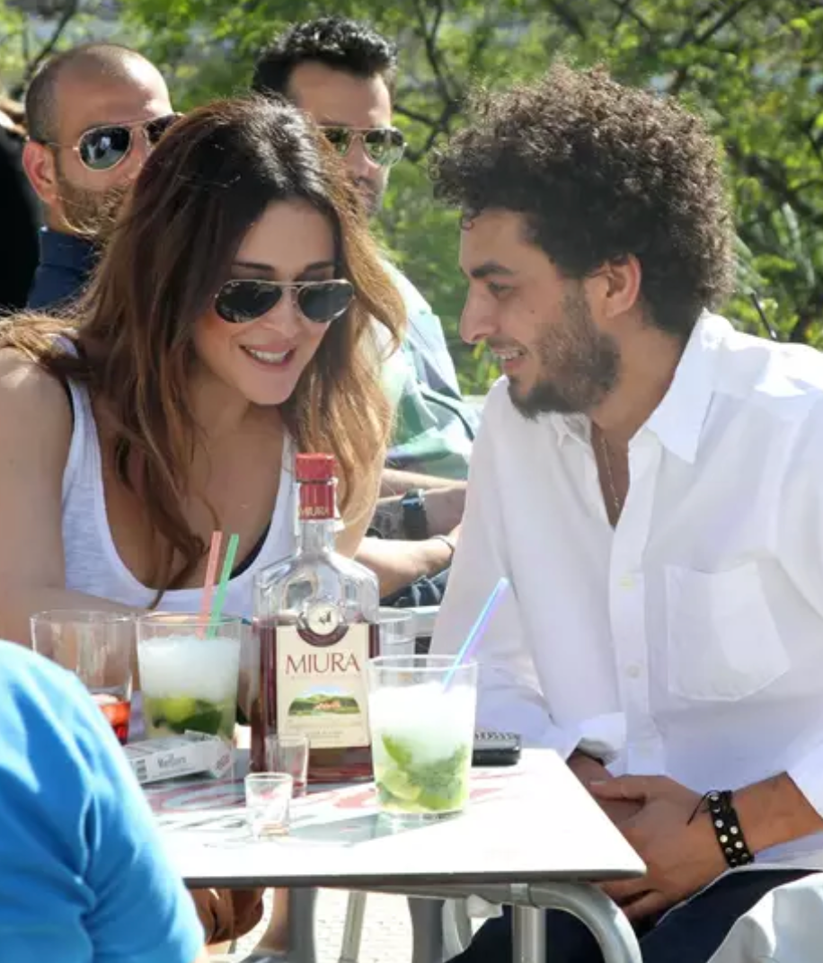 Vicky Martín Berrocal junto a Lin Cortés en mayo de 2011