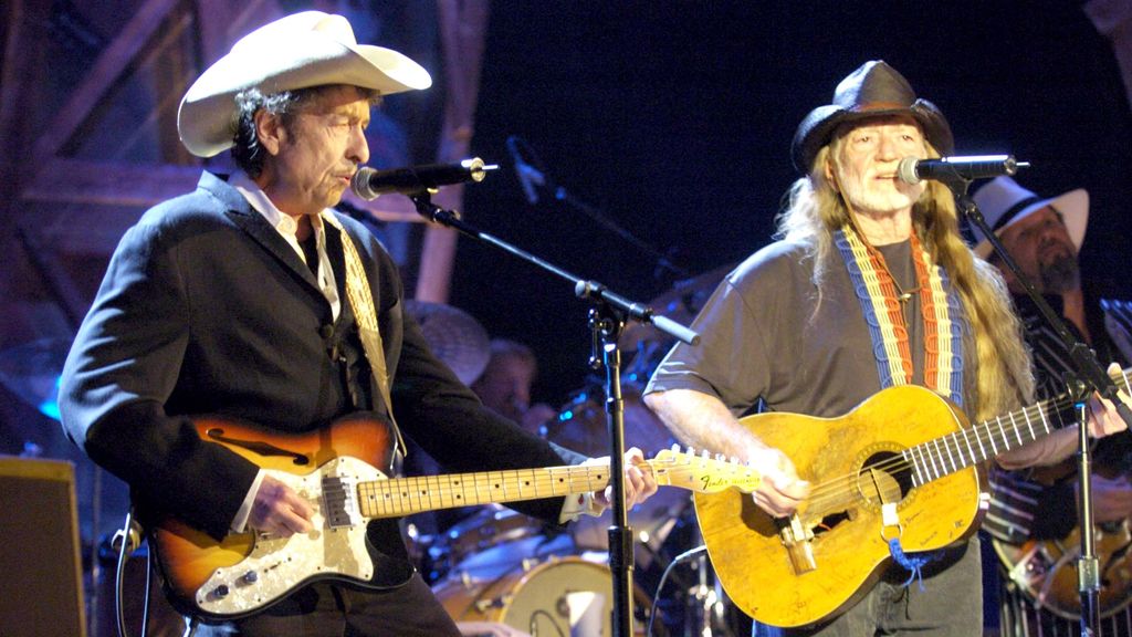 Bob Dylan y Willie Nelson. Country brothers. No es su primera barbacoa juntos.