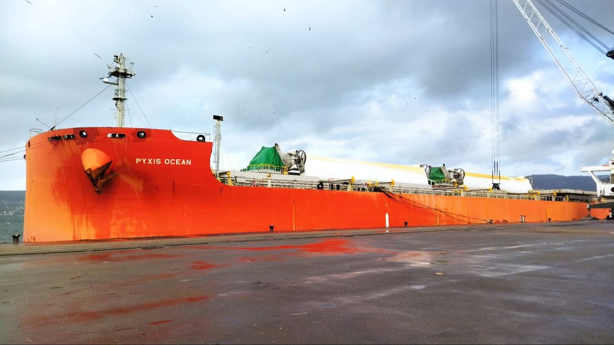 En su primera ruta que realiza a España, el Pyxis Ocean llega a Marín desde el estado brasileño de Paraná