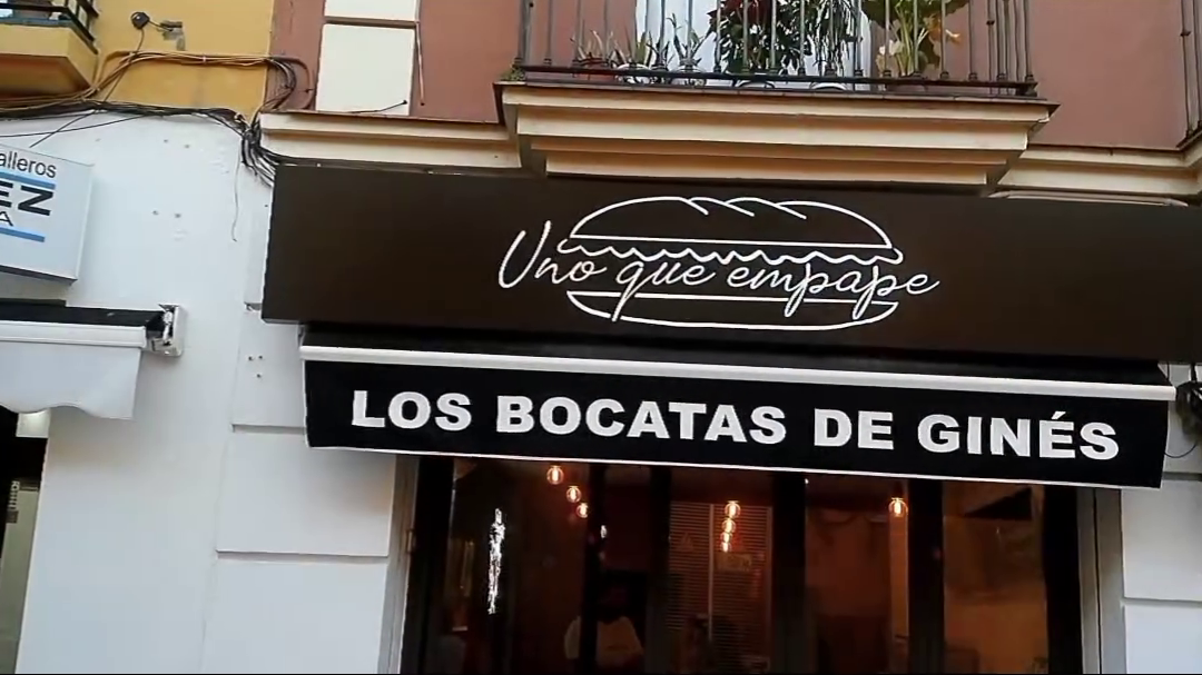 Fachada del nuevo negocio de Ginés Corregüela en Sevilla