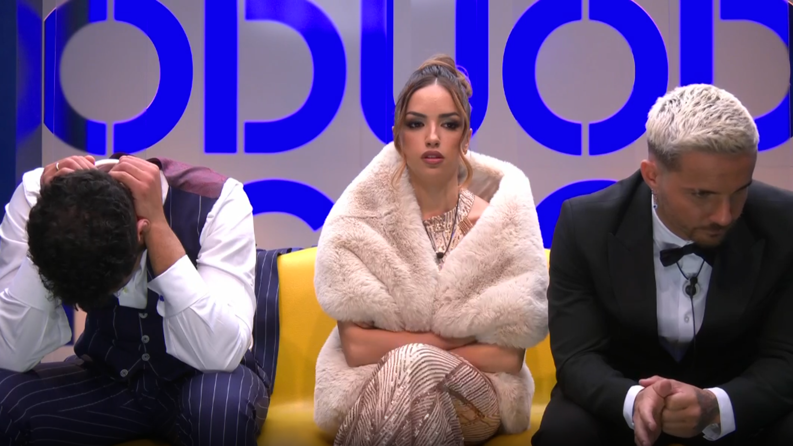 Lucía, Manuel y Asraf esperan en el confe