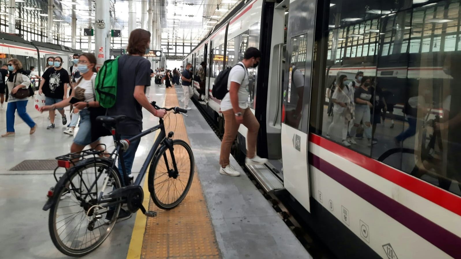 Renfe aumenta los controles para evitar el abuso en los bonos para viajeros