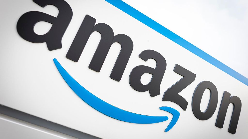 Archivo - FILED - 04 November 2022, Lower Saxony, Helmstedt: The Amazon logo can be seen at the online retailer's logistics center in Helmstedt. Photo: Moritz Frankenberg/dpa