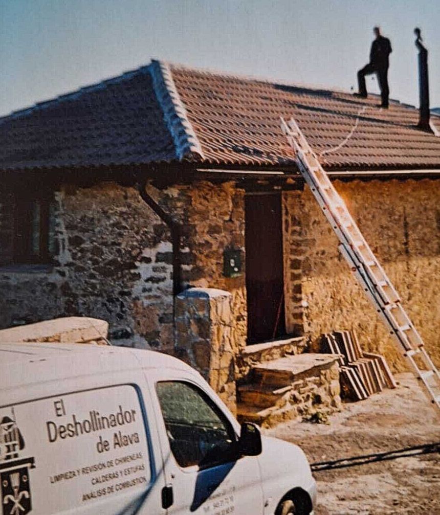 El alemán Matthias Jörgers subido a un tejado