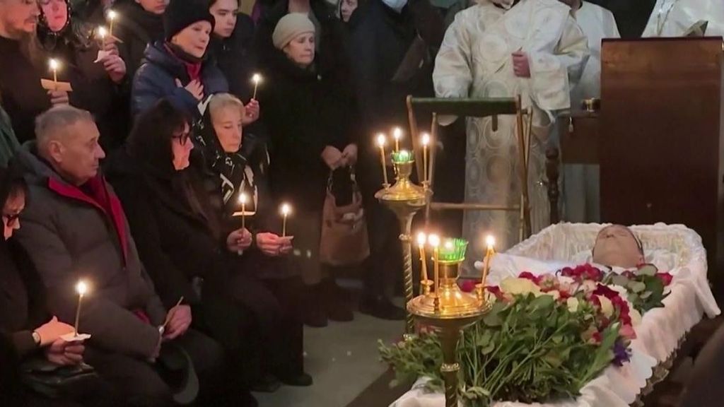 El entierro de Alexéi Navalni se convierte en un desafío al gobierno de Vladimir Putin