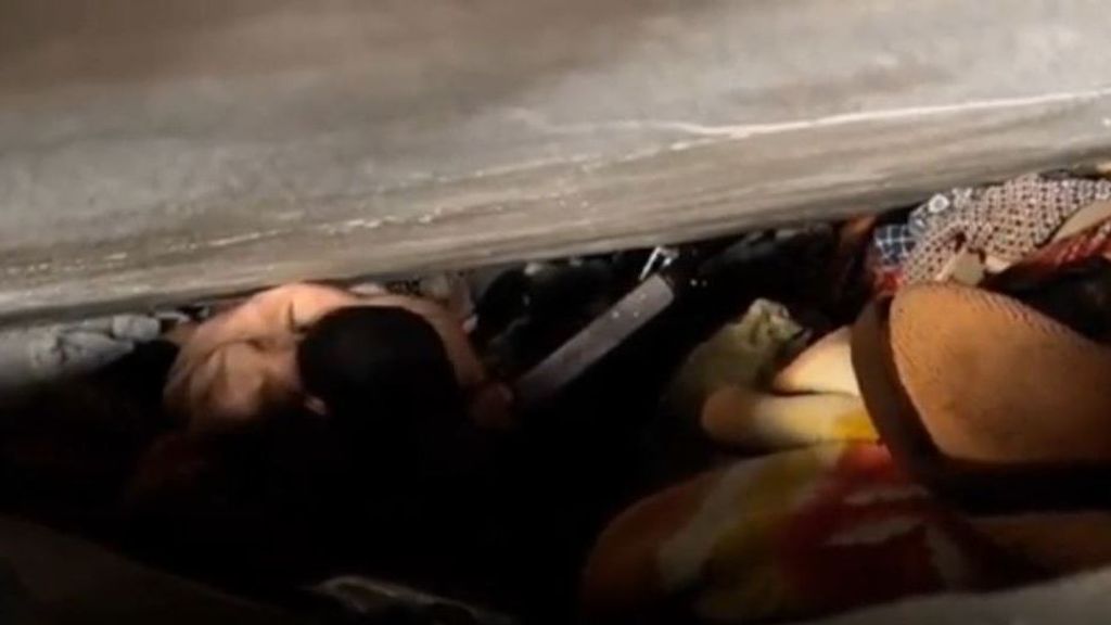 Rescatan vivo a un niño sepultado 9 días tras un bombardeo de Israel en Gaza