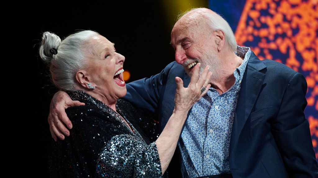 Lola Herrera y Héctor Alterio, emotivo reencuentro en el Teatro Cervantes