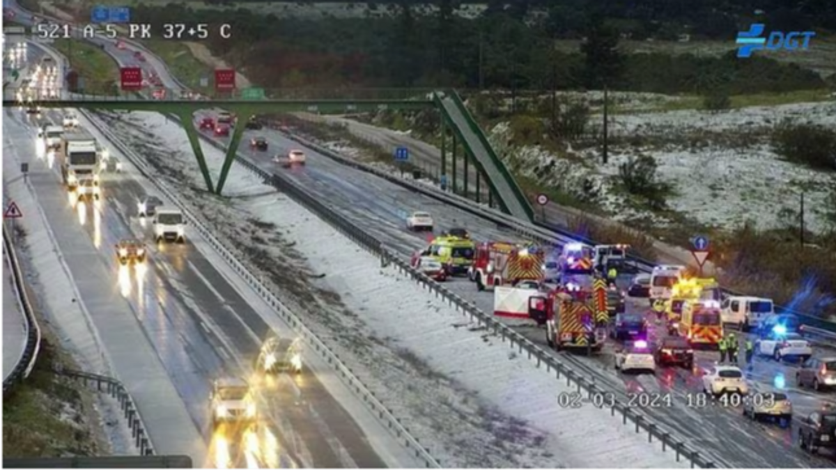 Un fallecido y cuatro heridos en una colisión múltiple en la A-5 en Toledo tras una fuerte granizada