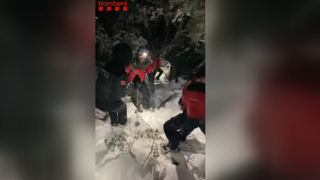 Cuatro excursionistas, rescatados del pirineo catalán tras desorientarse por las intensas nevadas