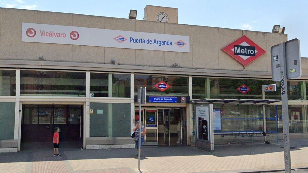 Estación de Metro y Cercanías Puerta de Arganda en Vicálvaro en Madrid