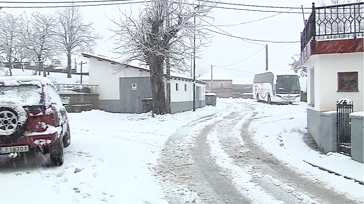 Primer domingo de marzo invernal: una decena de comunidades están en alerta por nevadas