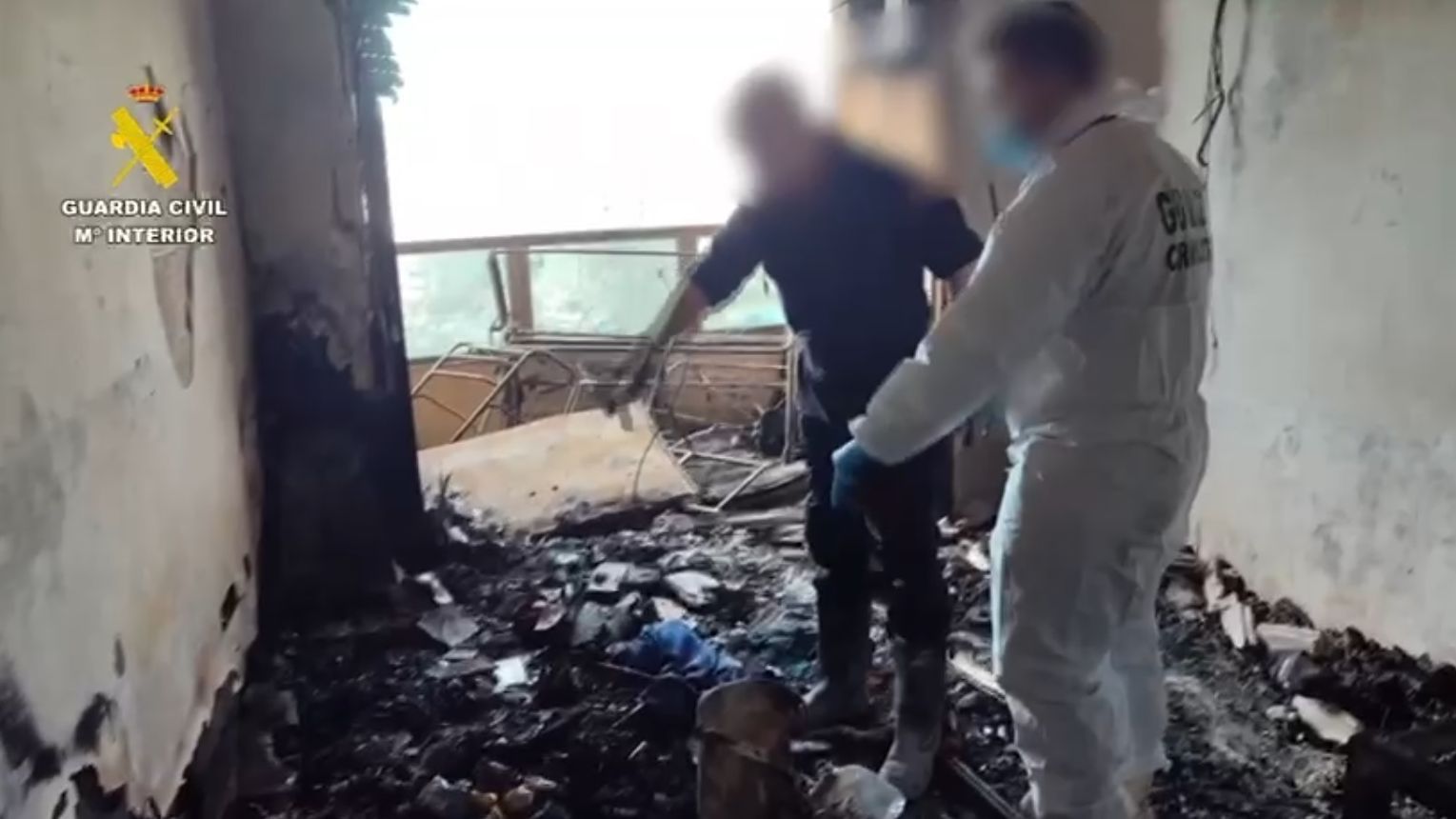 Así ha quedado el interior de la casa quemada en Villajoyosa
