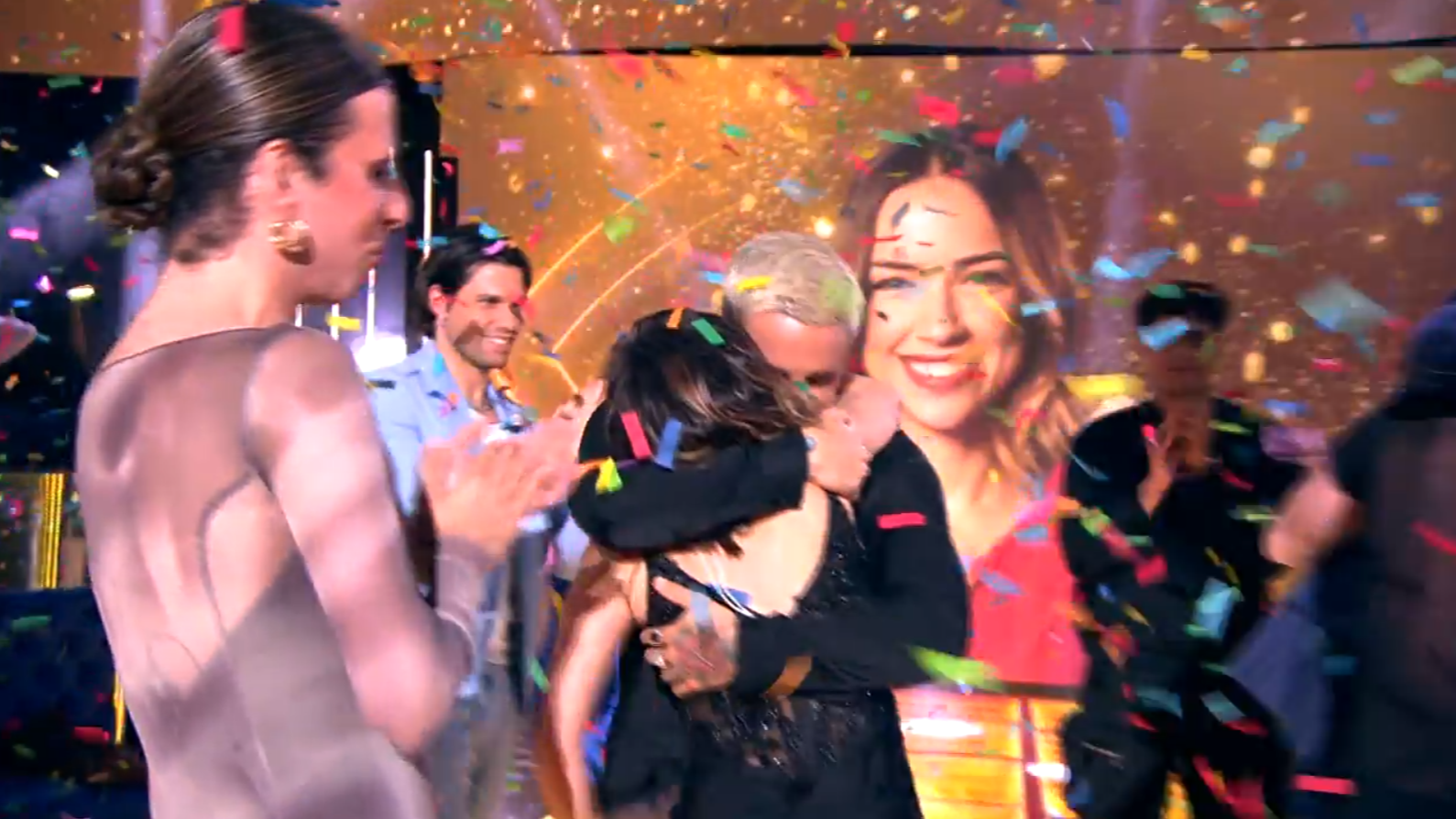 El abrazo de Manuel y Lucía