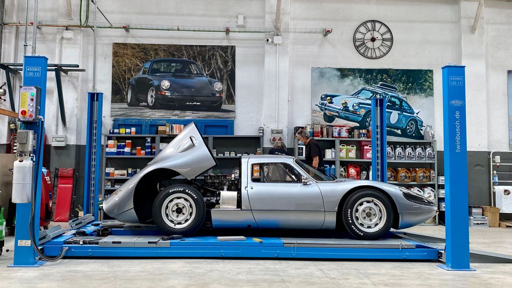 Uno de los Porsches en el taller Julià 911