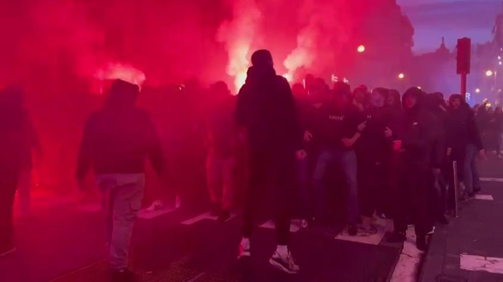 Altercados en la marcha de los seguidores del PSG en San Sebastián para enfrentarse a la Real Sociedad