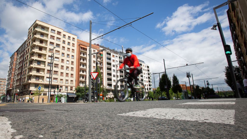 Ambos taxistas alegan que uno increpó al otro al coincidir en la Avenida Gasteiz