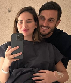 Beatriz Espejel y Koke en el hospital.
