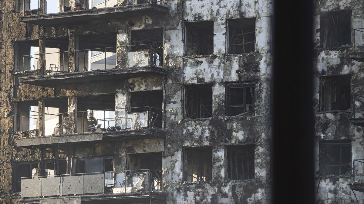 Edificio calcinado en Campanar