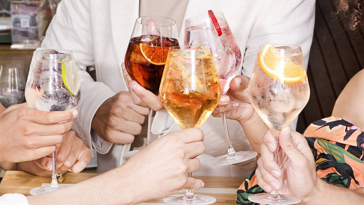 El consumo de vermut, tinto de verano y bitter se eleva en 2023, impulsado por el aperitivo