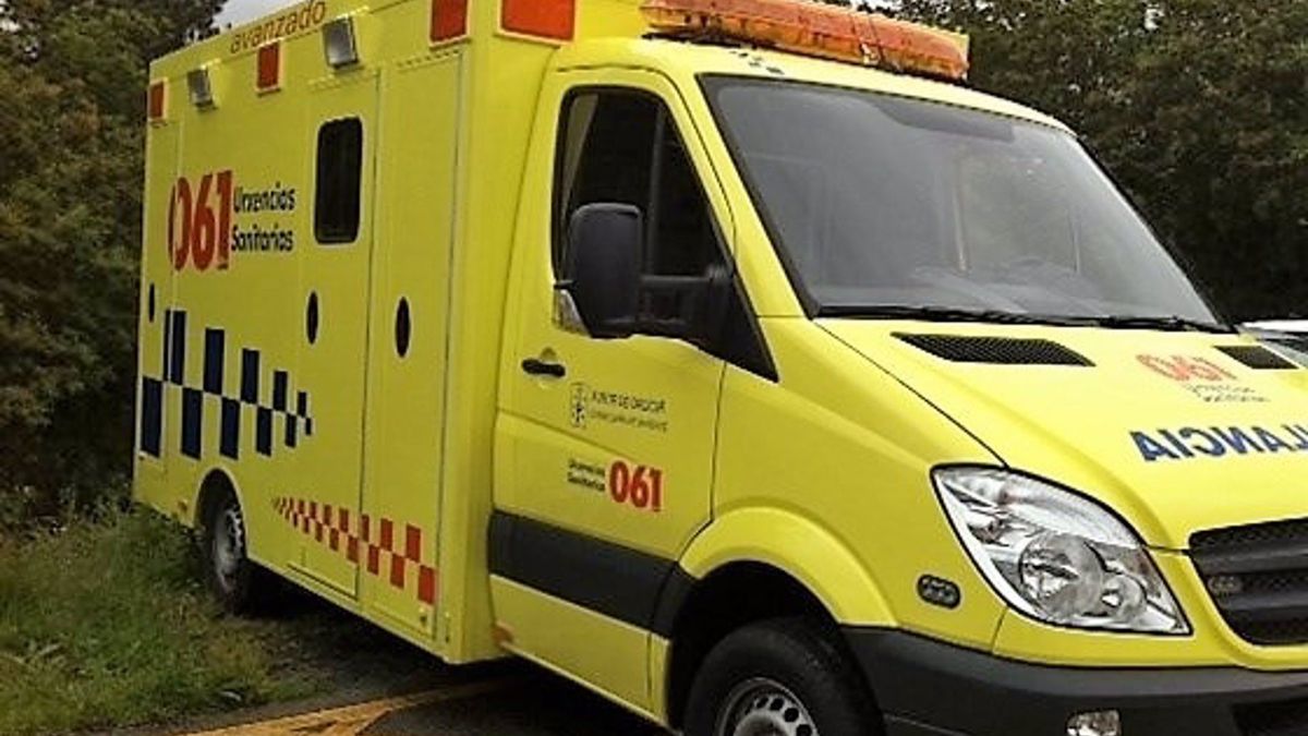 El equipo de Urgencias Sanitarias de Galicia-061 se ocupó en primera instancia de la evacuación de la mujer
